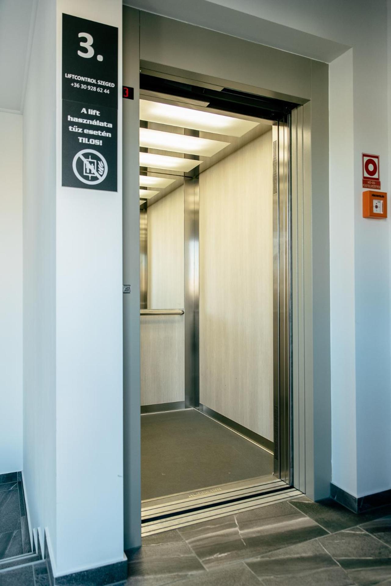 Nadas Apartman Szeged Luaran gambar